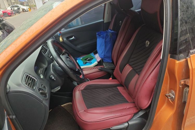 Volkswagen Polo 2015 car image #17