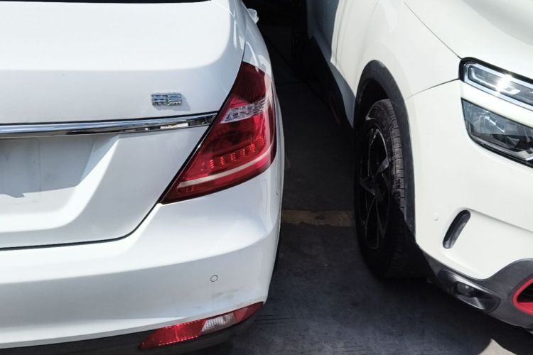 GEELY Emgrand 2016 car image #8