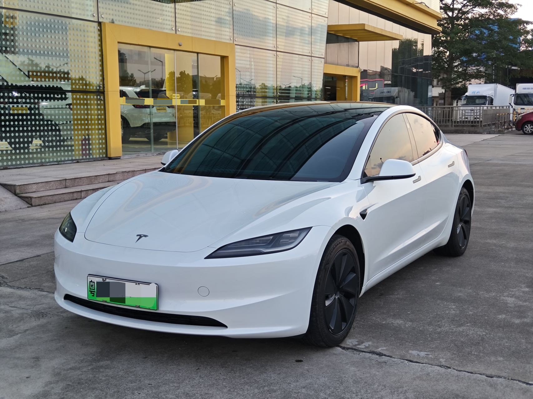 Tesla Model 3 2025 car image 
