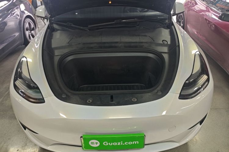 Tesla Model Y 2022 immagine di auto #20