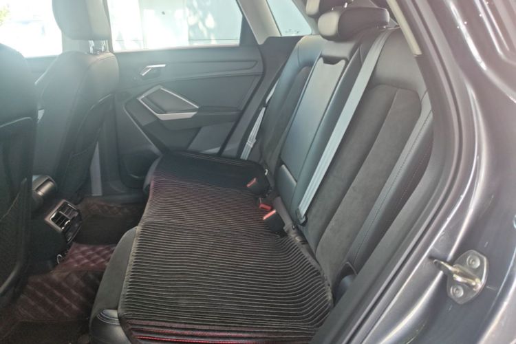 Audi Q3 2021 car image #13