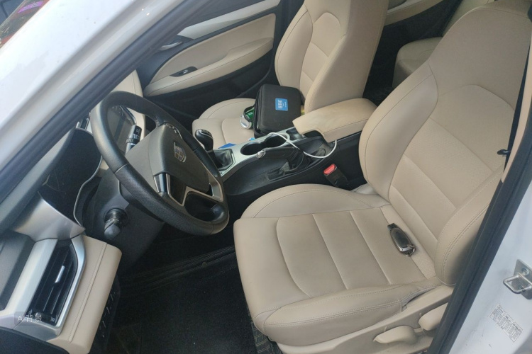 GEELY Emgrand 2018 car image #17