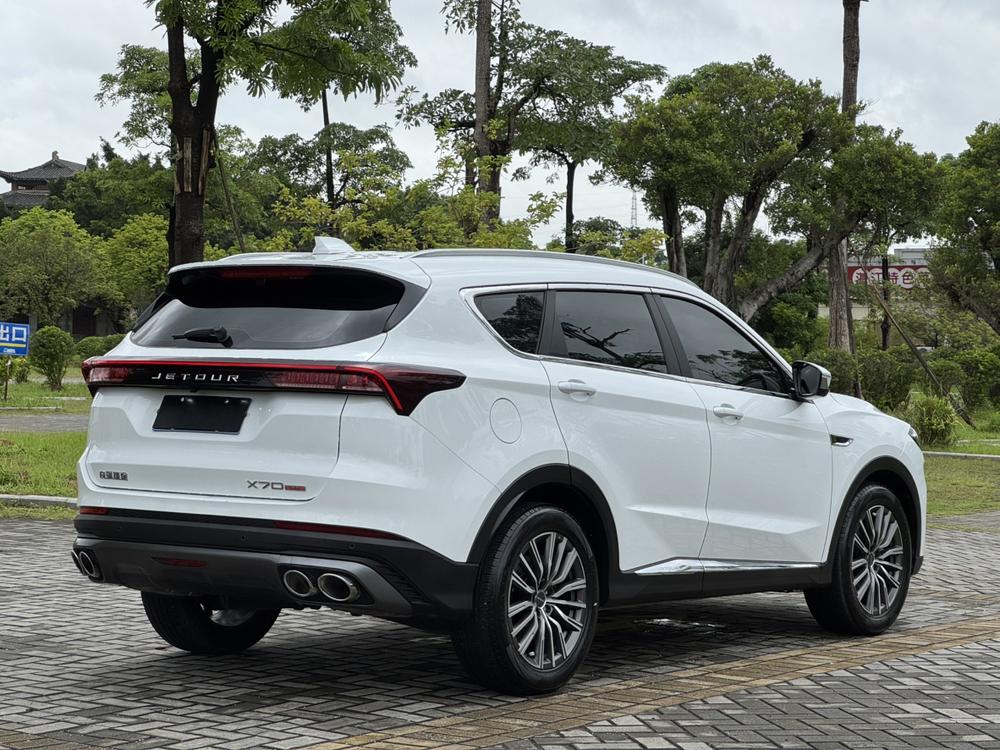 Jetour X70 PLUS 2023 car image #7