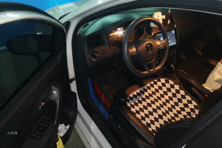 Volkswagen Polo 2019 car image #18