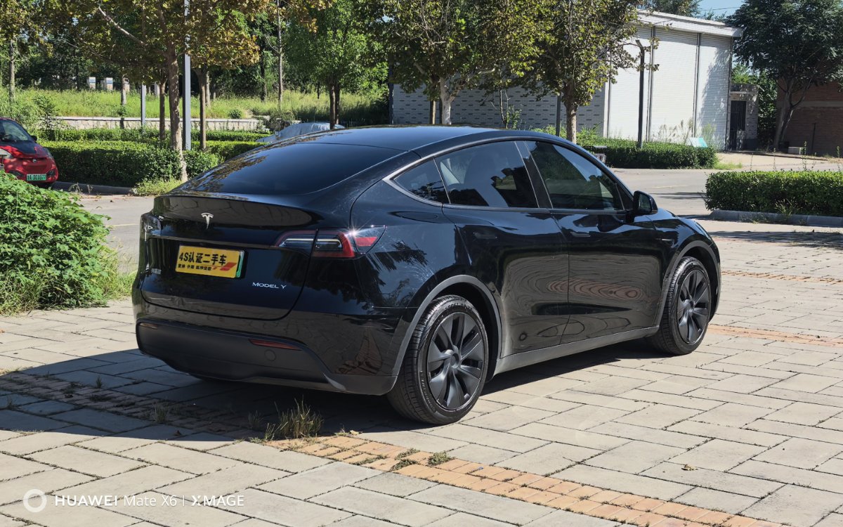 Tesla Model Y 2024 car image #4