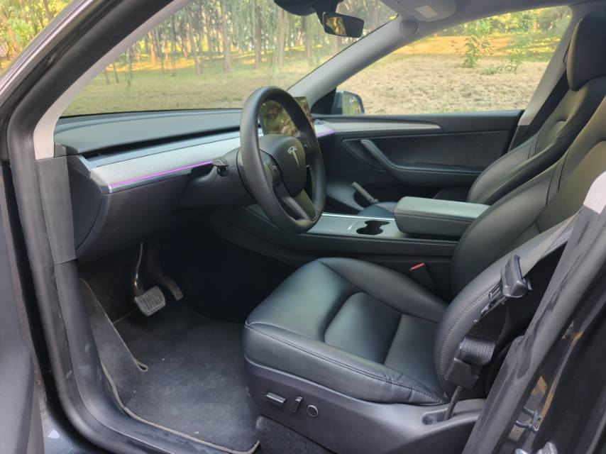 Tesla Model Y 2024 #4 Tesla Model Y 2024 car image #4