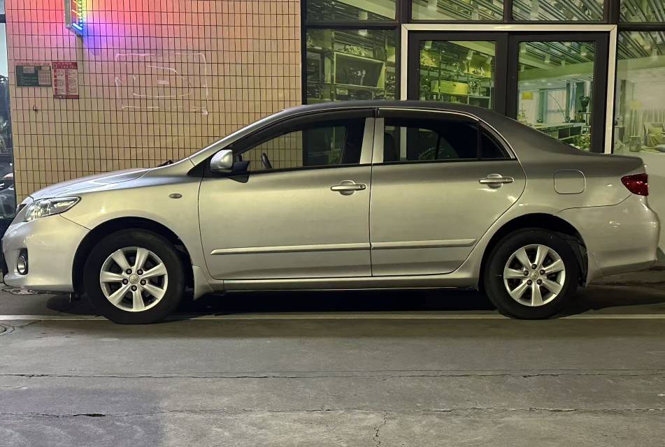 Toyota Corolla 2011 car image #2