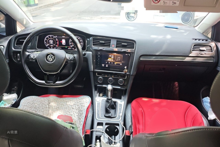 Volkswagen Golf 2020 car image #11