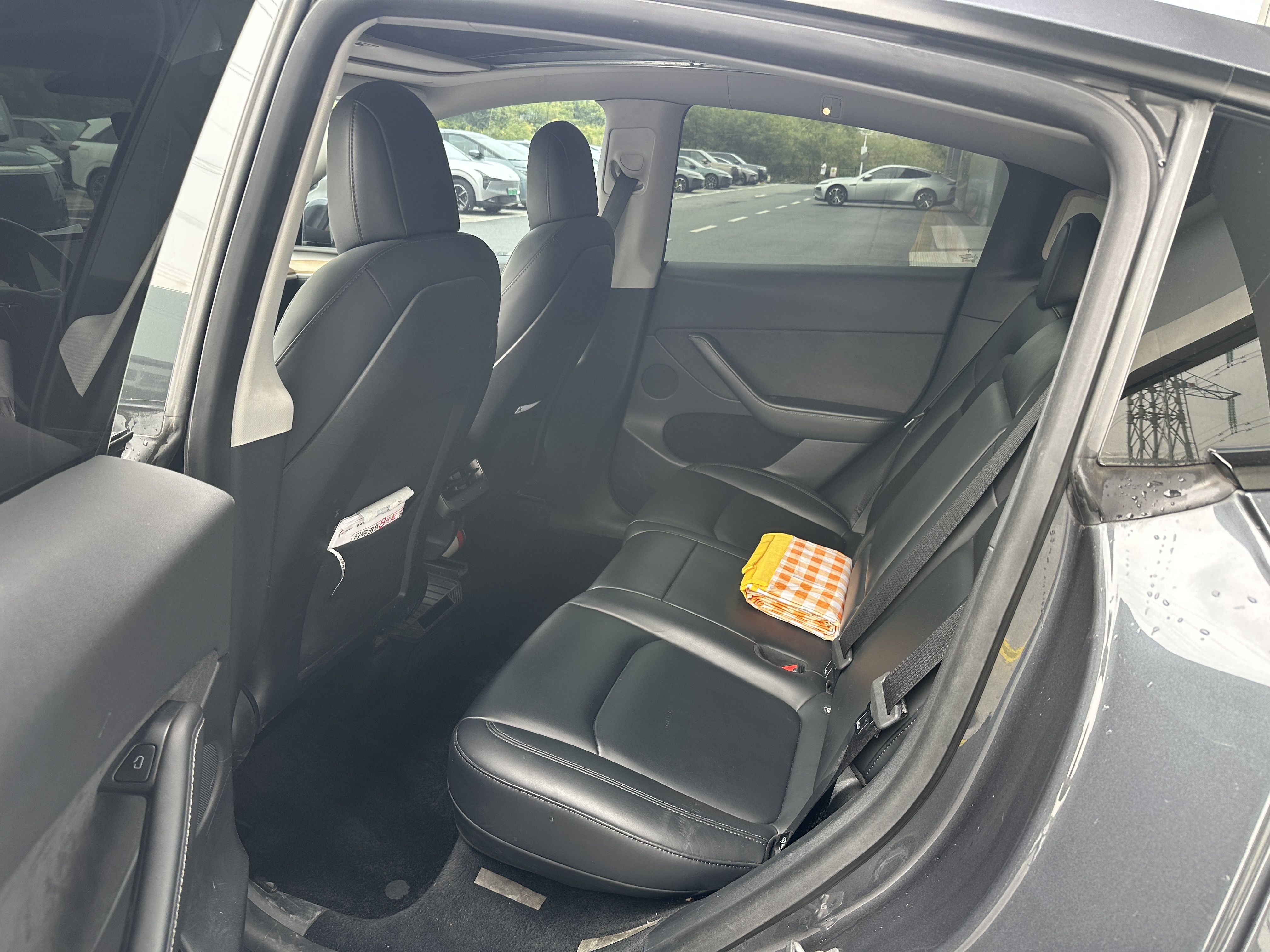 Tesla Model Y 2021 #5 Tesla Model Y 2021 car image #5