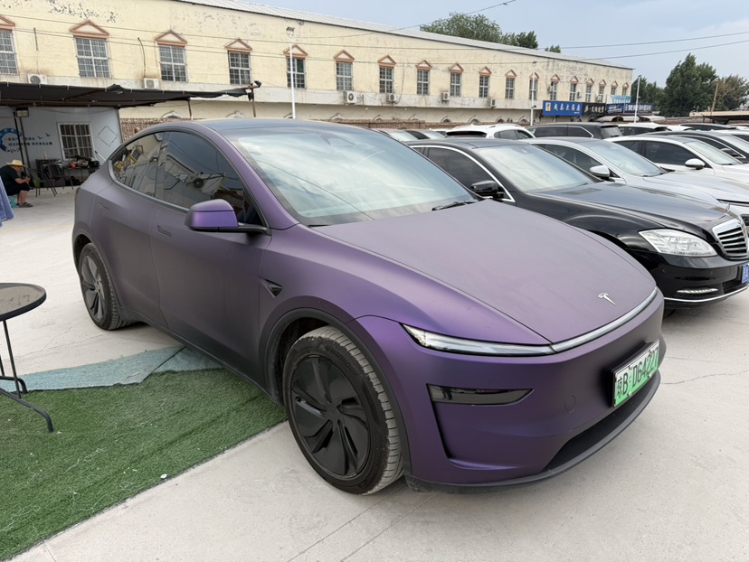 Tesla Model Y 2025 #3 Tesla Model Y 2025 car image #3