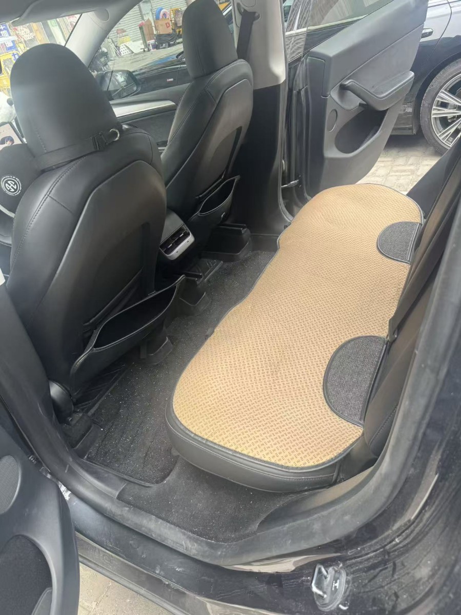 Tesla Model Y 2024 #3 Tesla Model Y 2024 car image #3