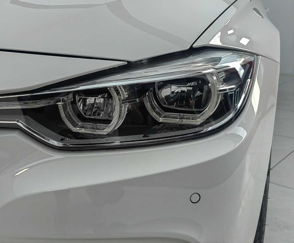 BMW 3 Series 2019 car image #8