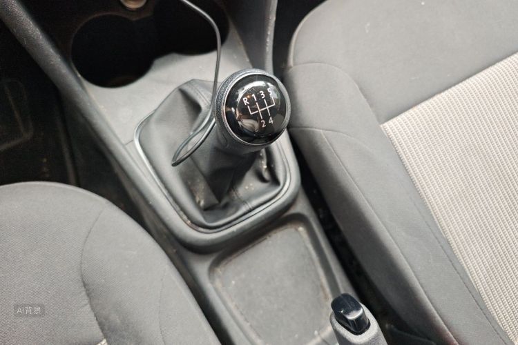 Volkswagen Polo 2018 car image #16