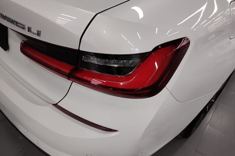 BMW 3 Series 2022 car image #8