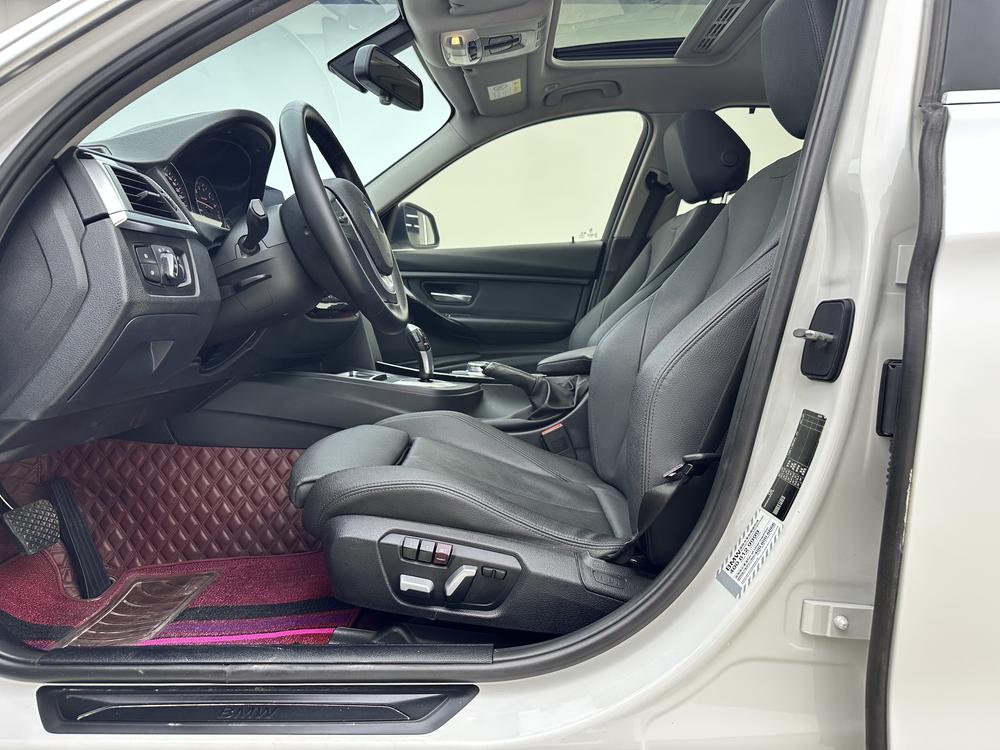 BMW 3 Series 2018 car image #15