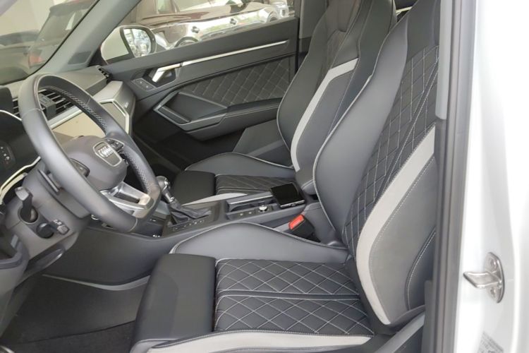 Audi Q3 2025 car image #15