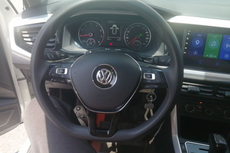 Volkswagen Polo 2020 car image #11