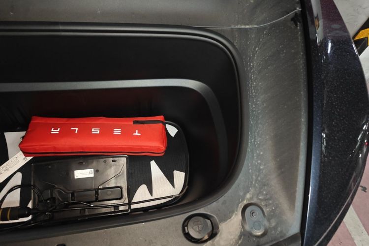 Tesla Model Y 2026 car image #25