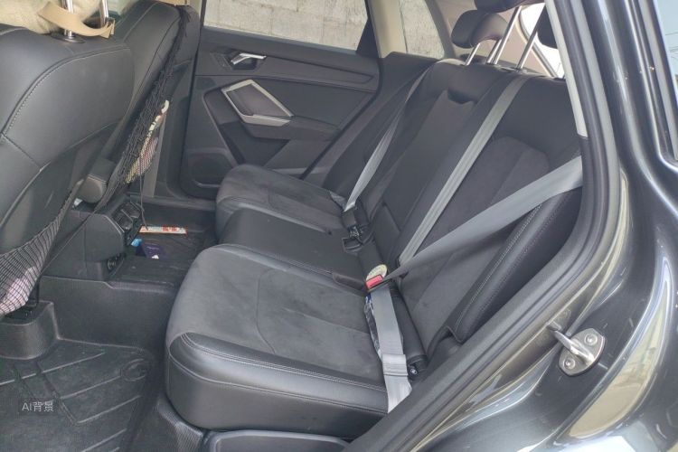 Audi Q3 2021 car image #19
