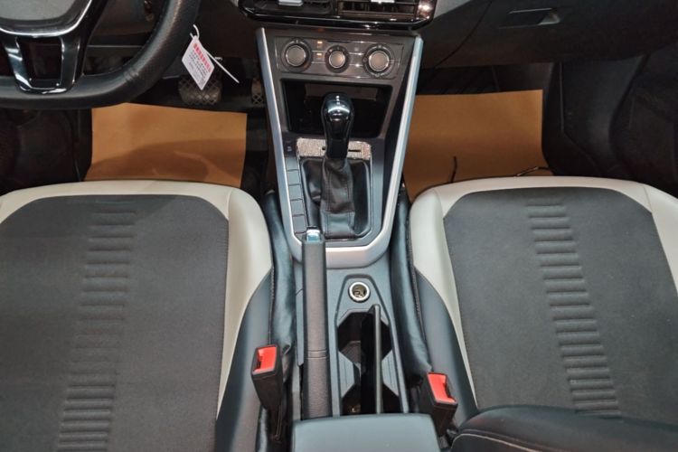 Volkswagen Polo 2020 car image #14