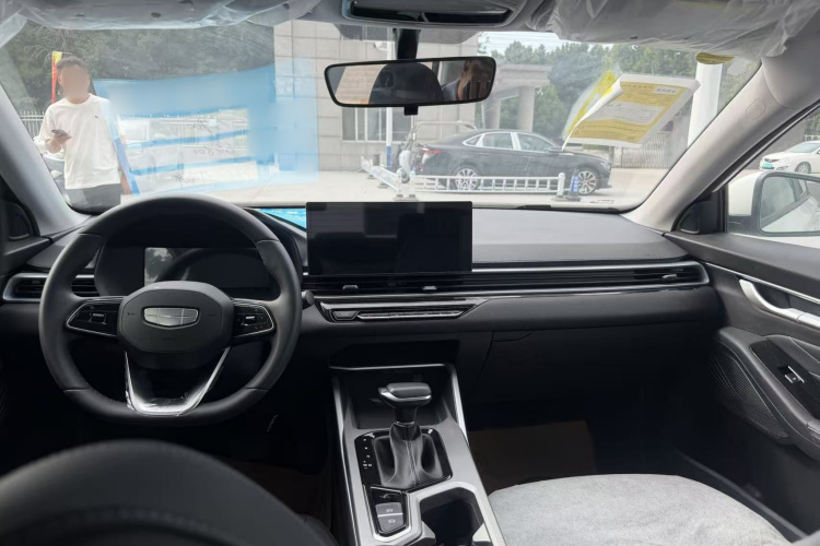 GEELY Emgrand 2025 car image #8