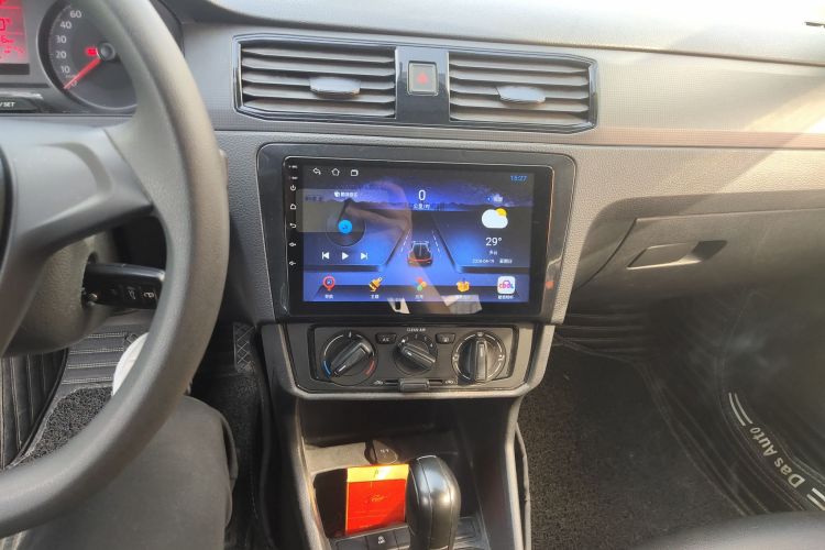 Volkswagen Santana 2021 صورة سيارة #13