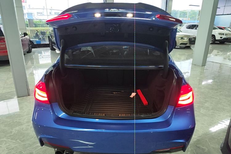 BMW 3 Series 2018 #19 BMW 3 Series 2018 car image #19