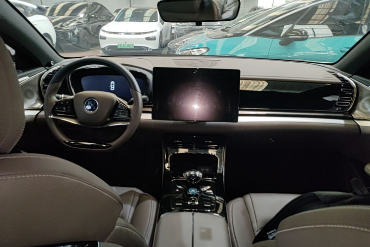 BYD Han 2022 car image #10
