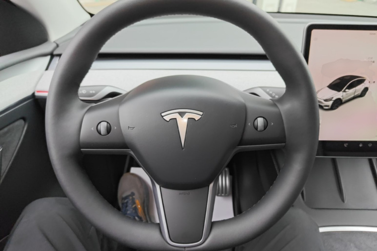 Tesla Model Y 2024 #11 Tesla Model Y 2024 car image #11