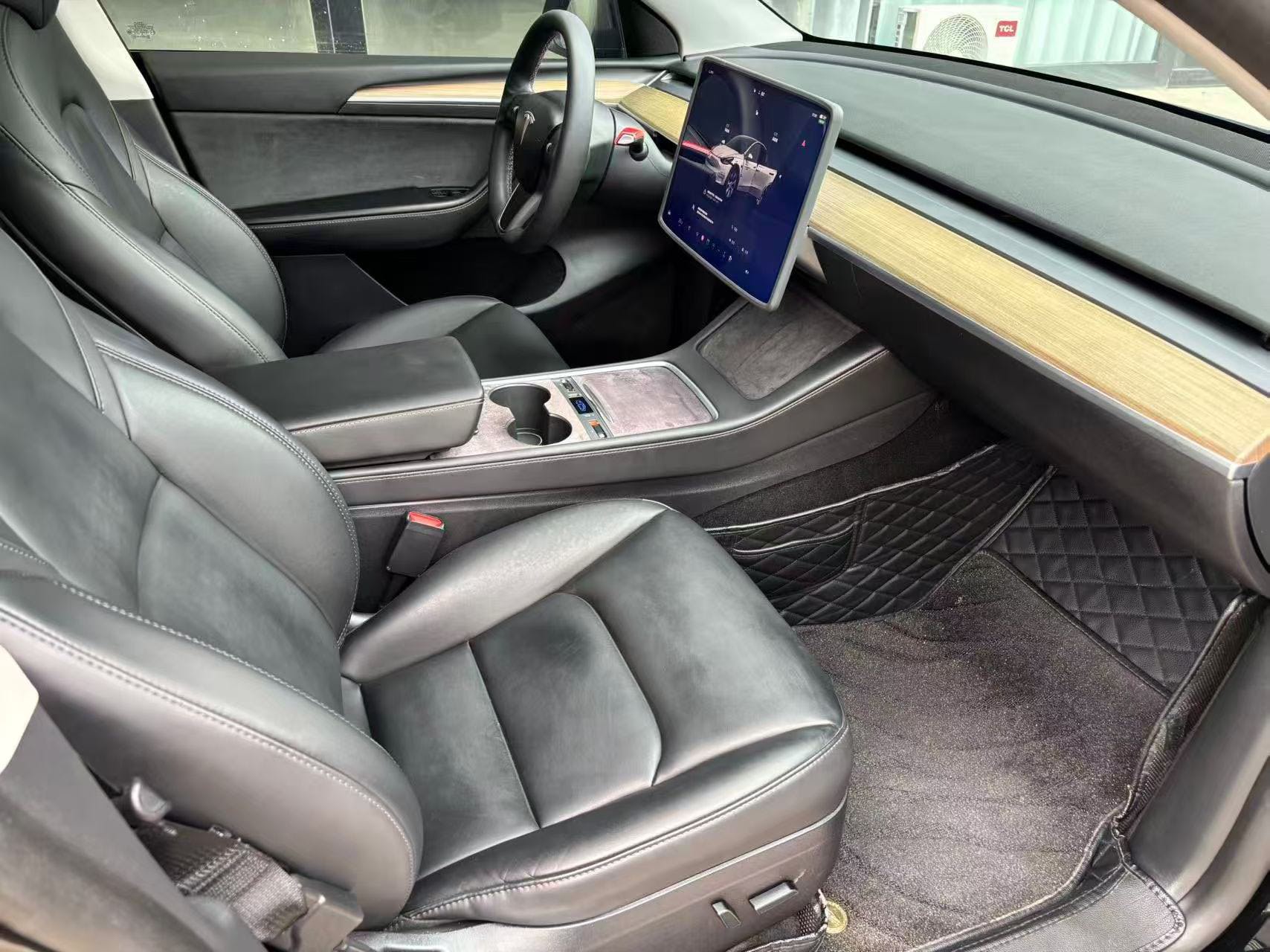 Tesla Model Y 2023 #6 Tesla Model Y 2023 car image #6