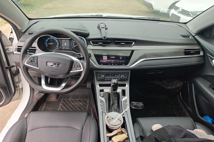 GEELY Emgrand 2021 #11 GEELY Emgrand 2021 car image #11