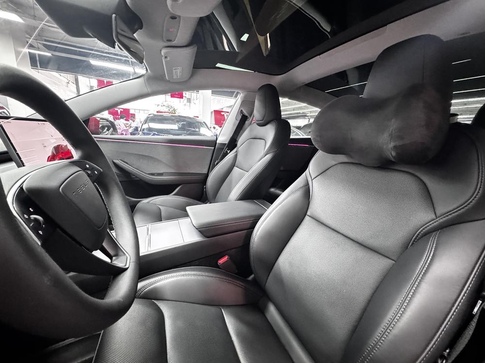Tesla Model 3 2023 car image #9