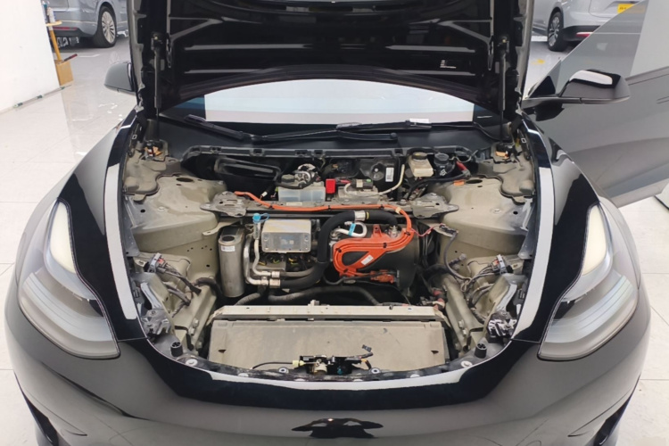 Tesla Model 3 2023 car image #20