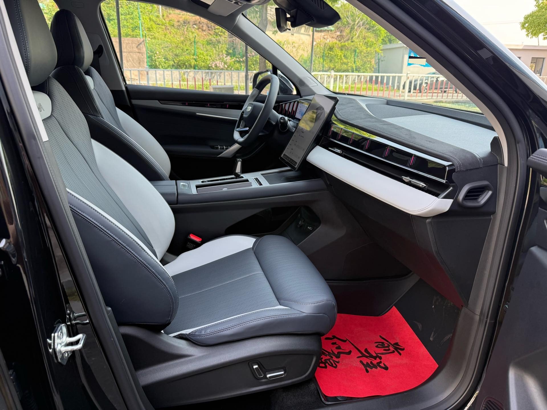 GEELY Boyue L 2024 car image #8