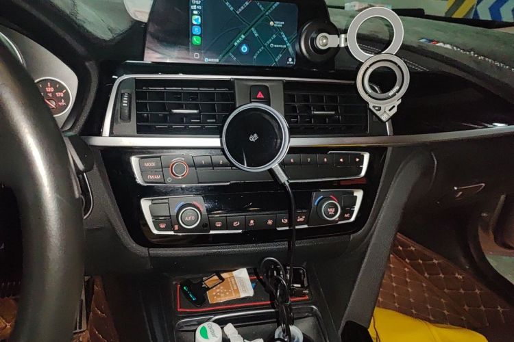 BMW 3 Series 2018 car image #13