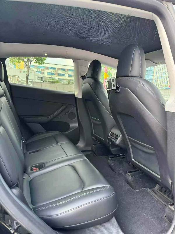 Tesla Model Y 2022 car image #8