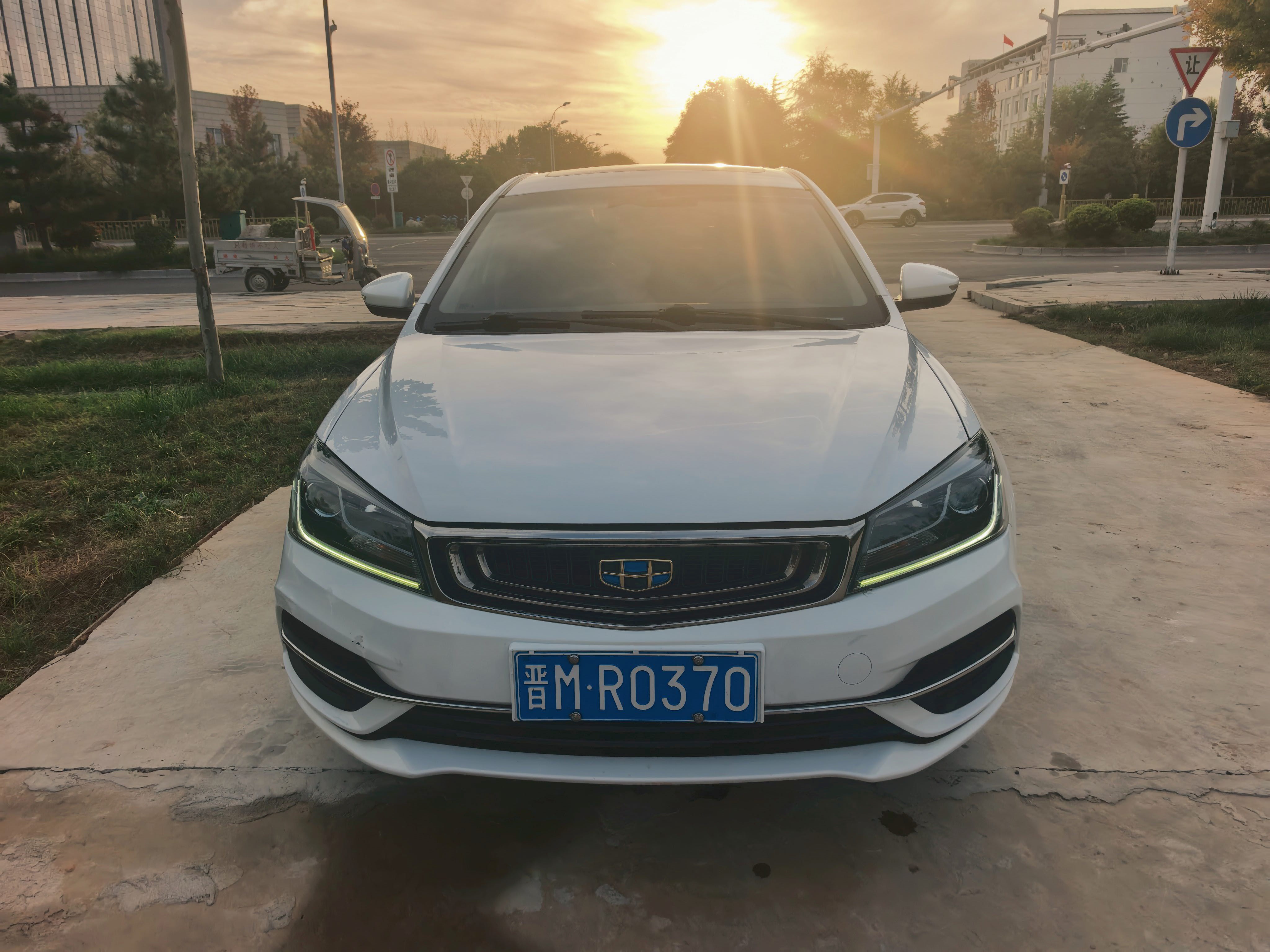 GEELY Emgrand 2018 #2 GEELY Emgrand 2018 car image #2