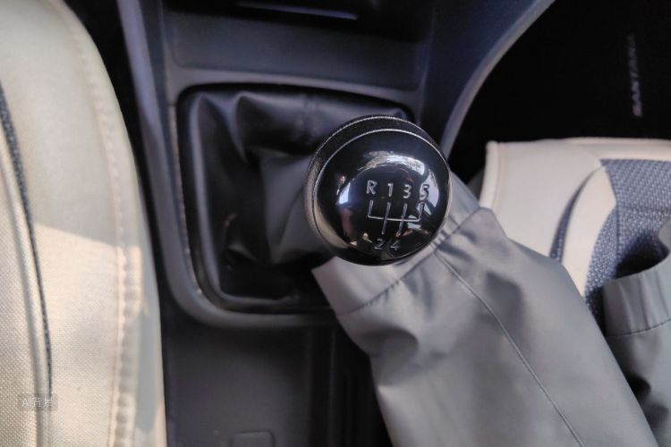 Volkswagen Santana 2015 car image #16
