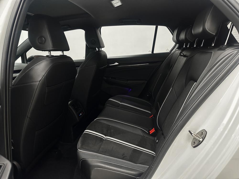 Volkswagen Golf 2021 car image #21