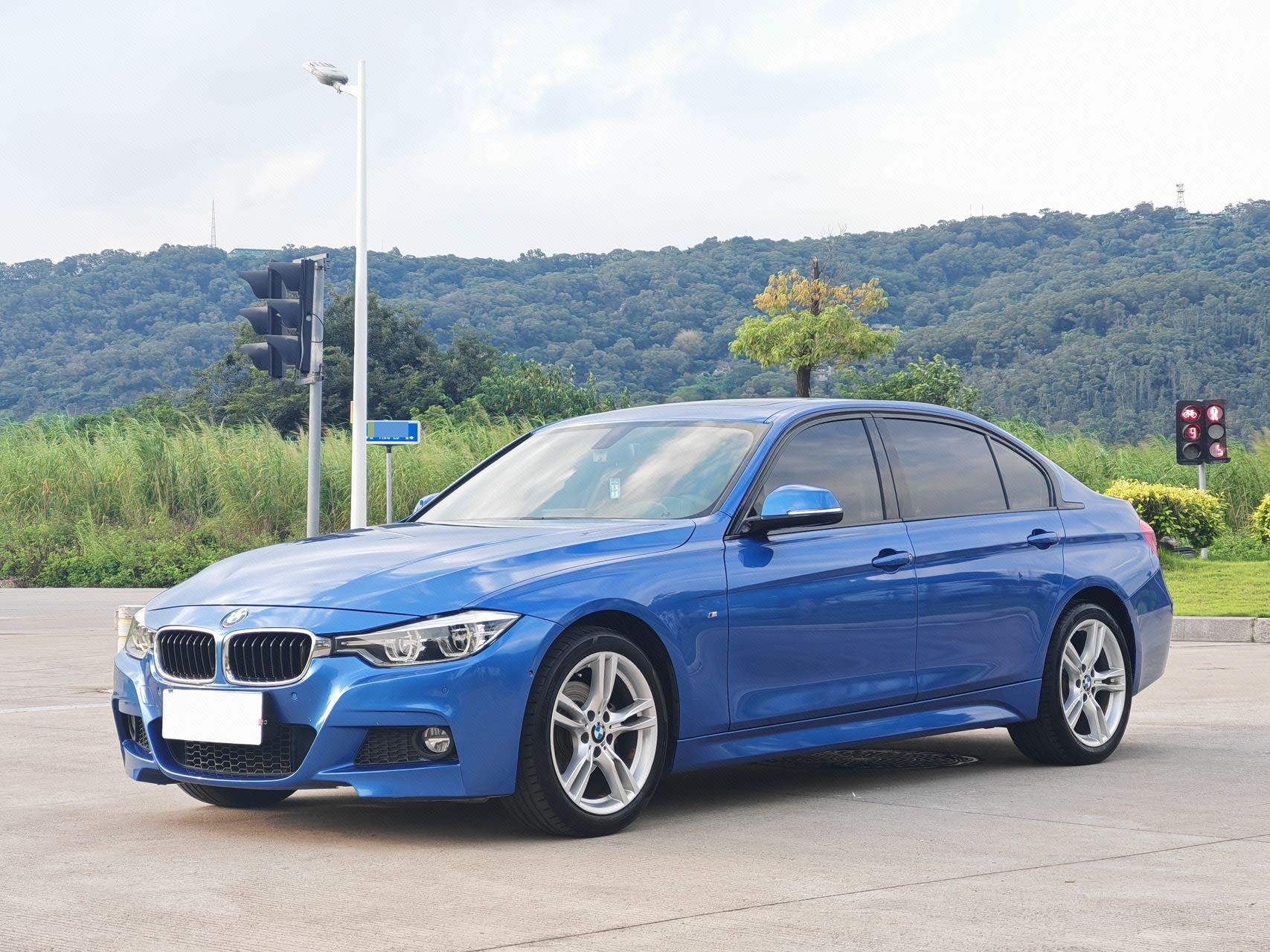 BMW 3 Series 2018 car image 