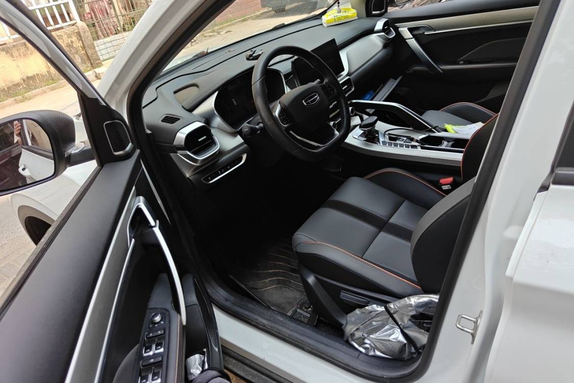 GEELY Coolray 2024 imagen de coche #19