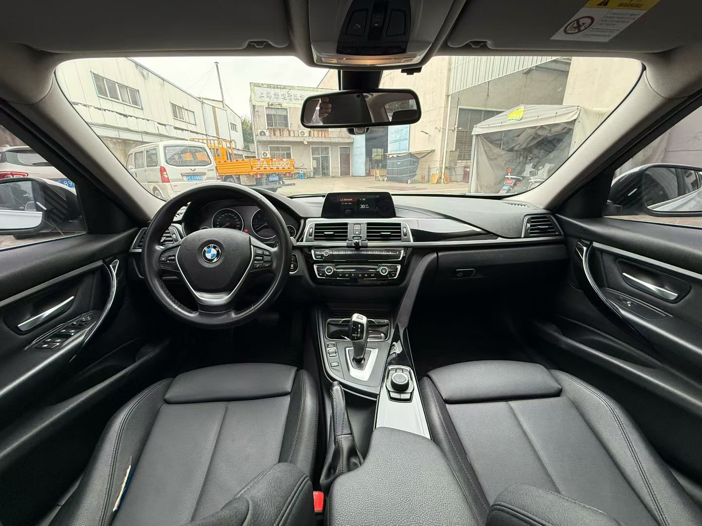 BMW 3 Series 2018 imagen de coche #8