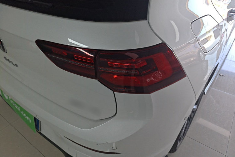 Volkswagen Golf 2023 car image #8