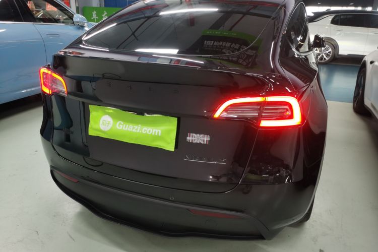 Tesla Model Y 2023 #6 Tesla Model Y 2023 car image #6