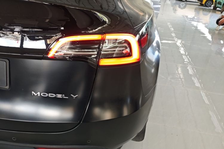 Tesla Model Y 2021 #8 Tesla Model Y 2021 car image #8