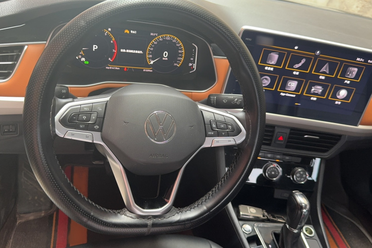 Volkswagen Bora 2022 car image #12