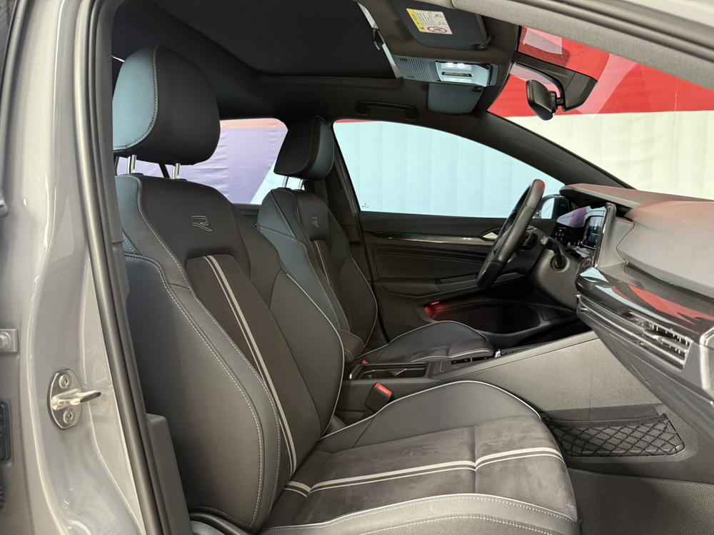 Volkswagen Golf 2024 car image #15