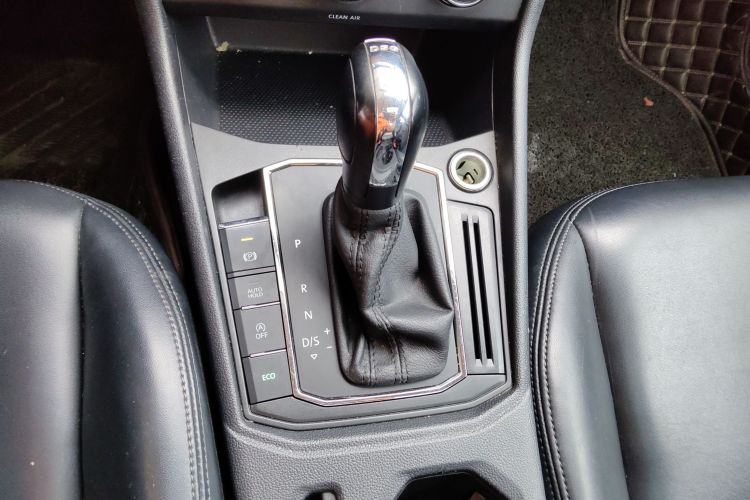 Volkswagen Lavida 2019 car image #14