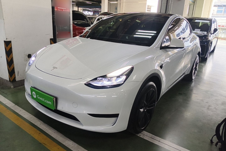Tesla Model Y 2024 #2 Tesla Model Y 2024 car image #2