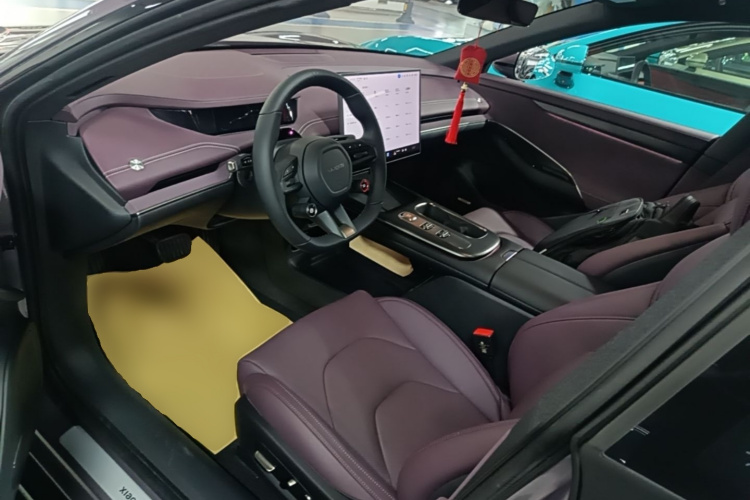 MI SU7 2024 immagine di auto #12